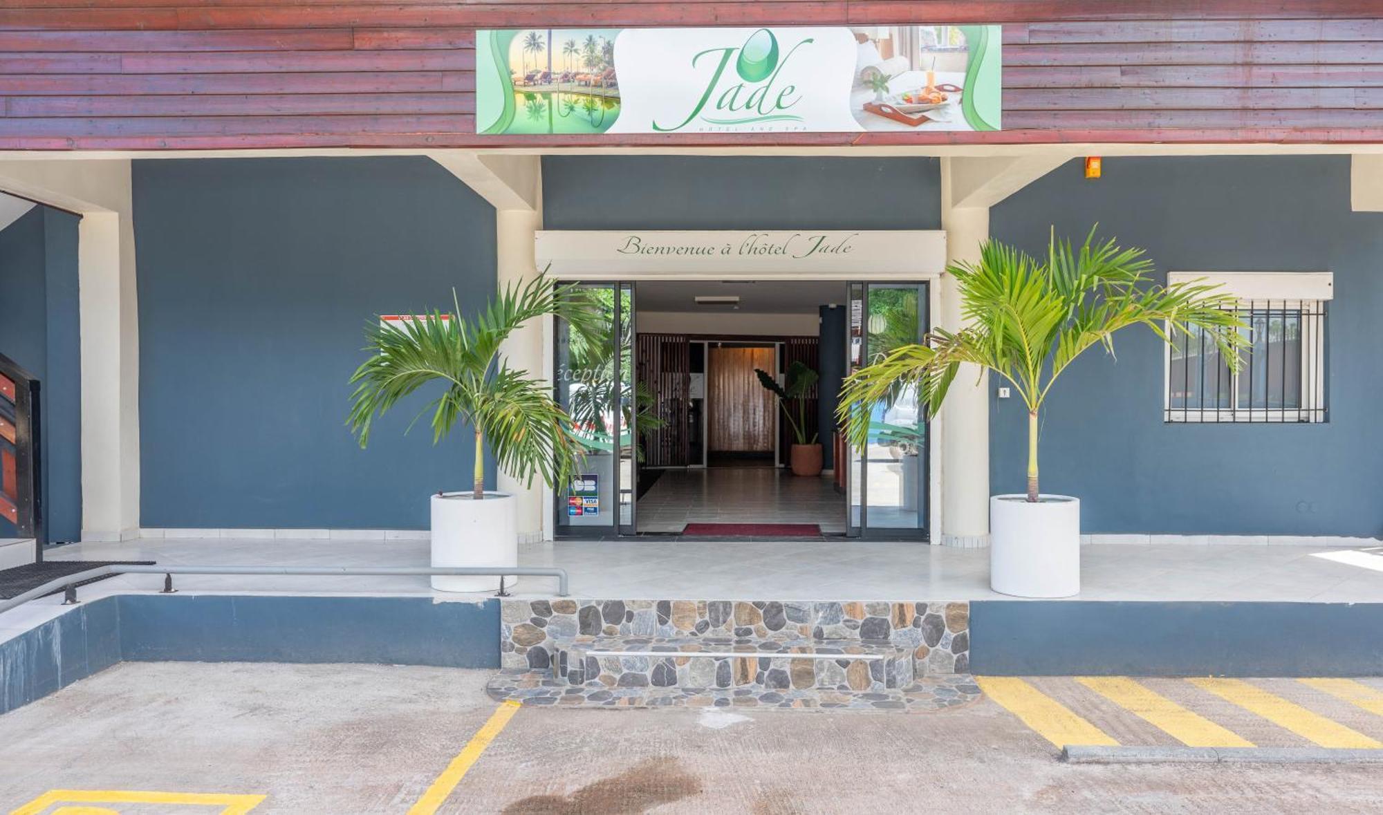 Jade Hotel And Spa Bandrele Ngoại thất bức ảnh