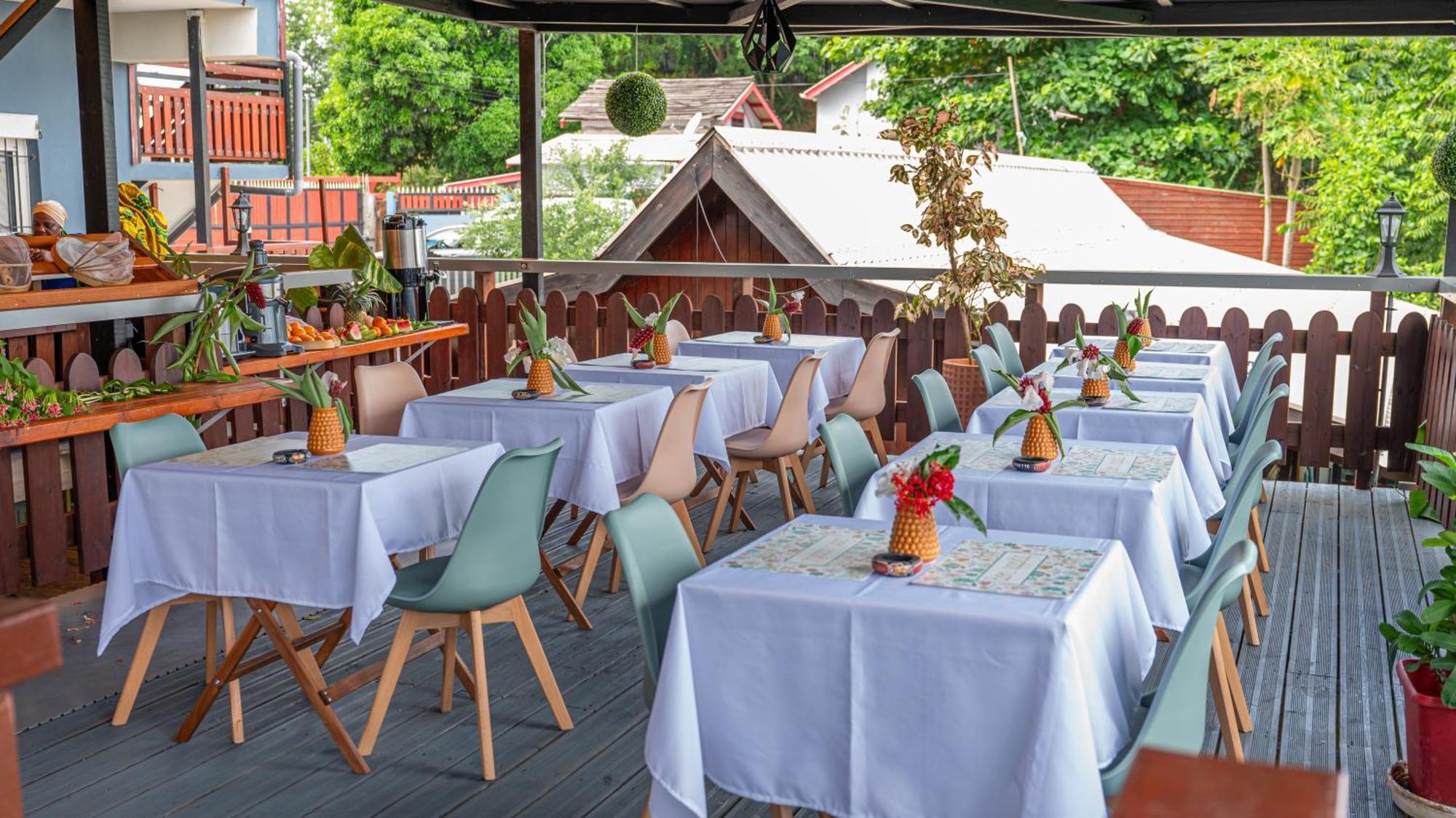 Jade Hotel And Spa Bandrele Ngoại thất bức ảnh