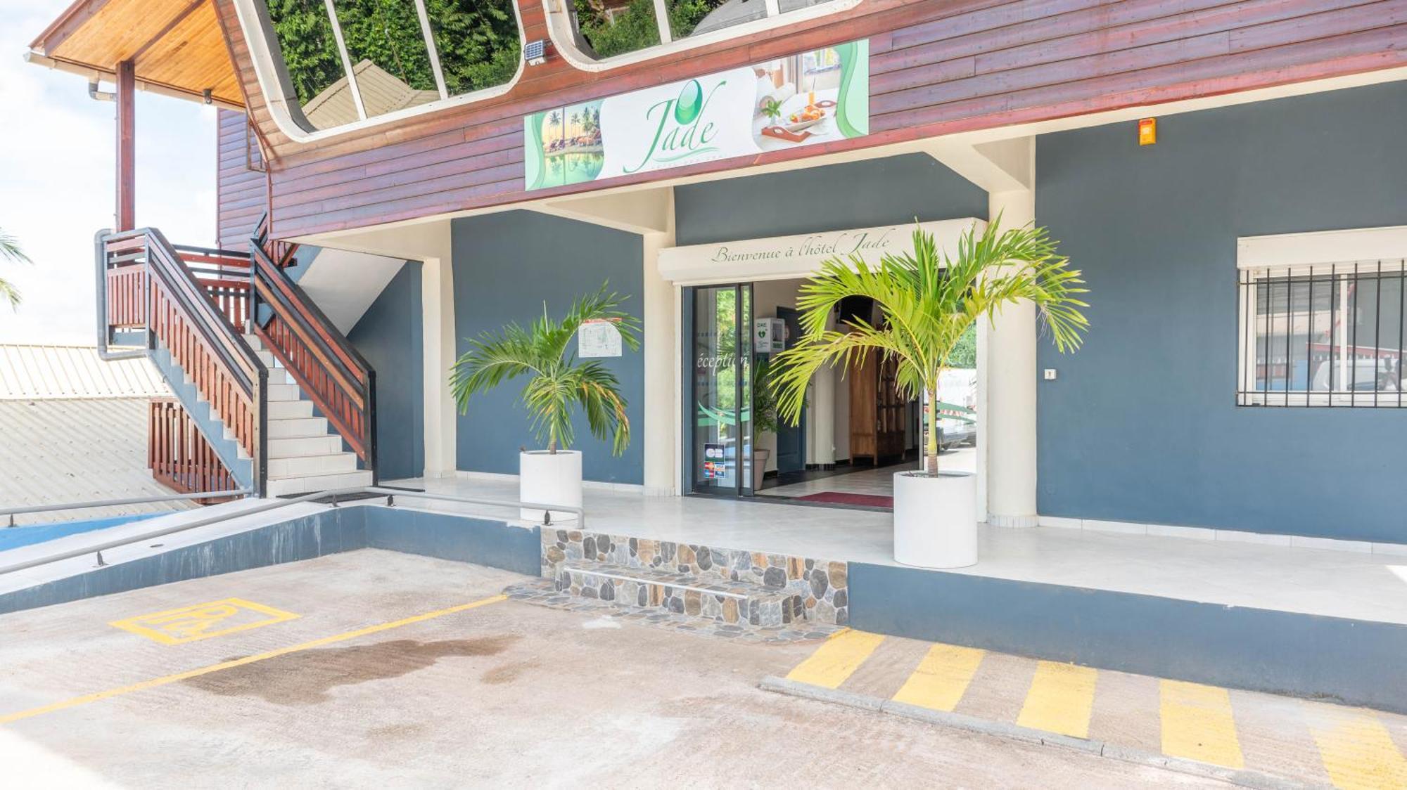 Jade Hotel And Spa Bandrele Ngoại thất bức ảnh