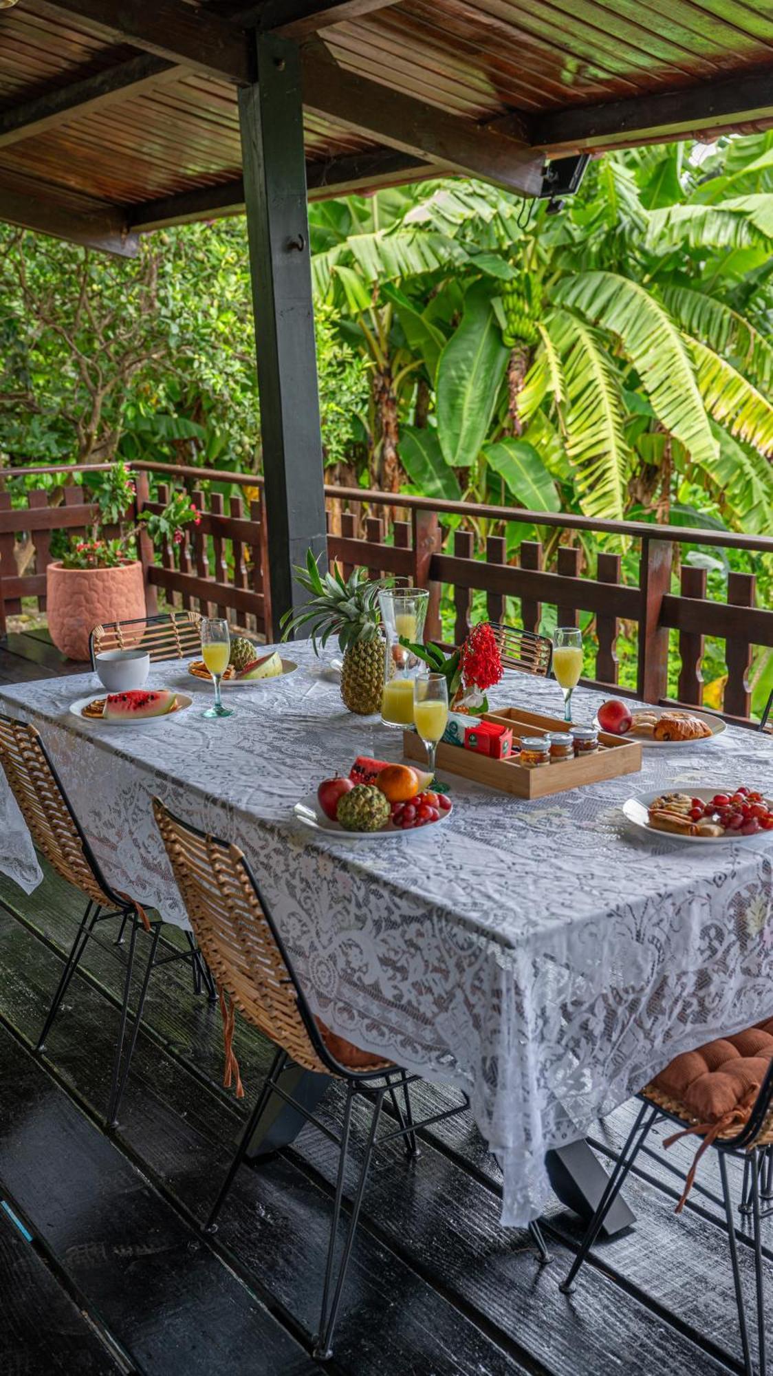 Jade Hotel And Spa Bandrele Ngoại thất bức ảnh