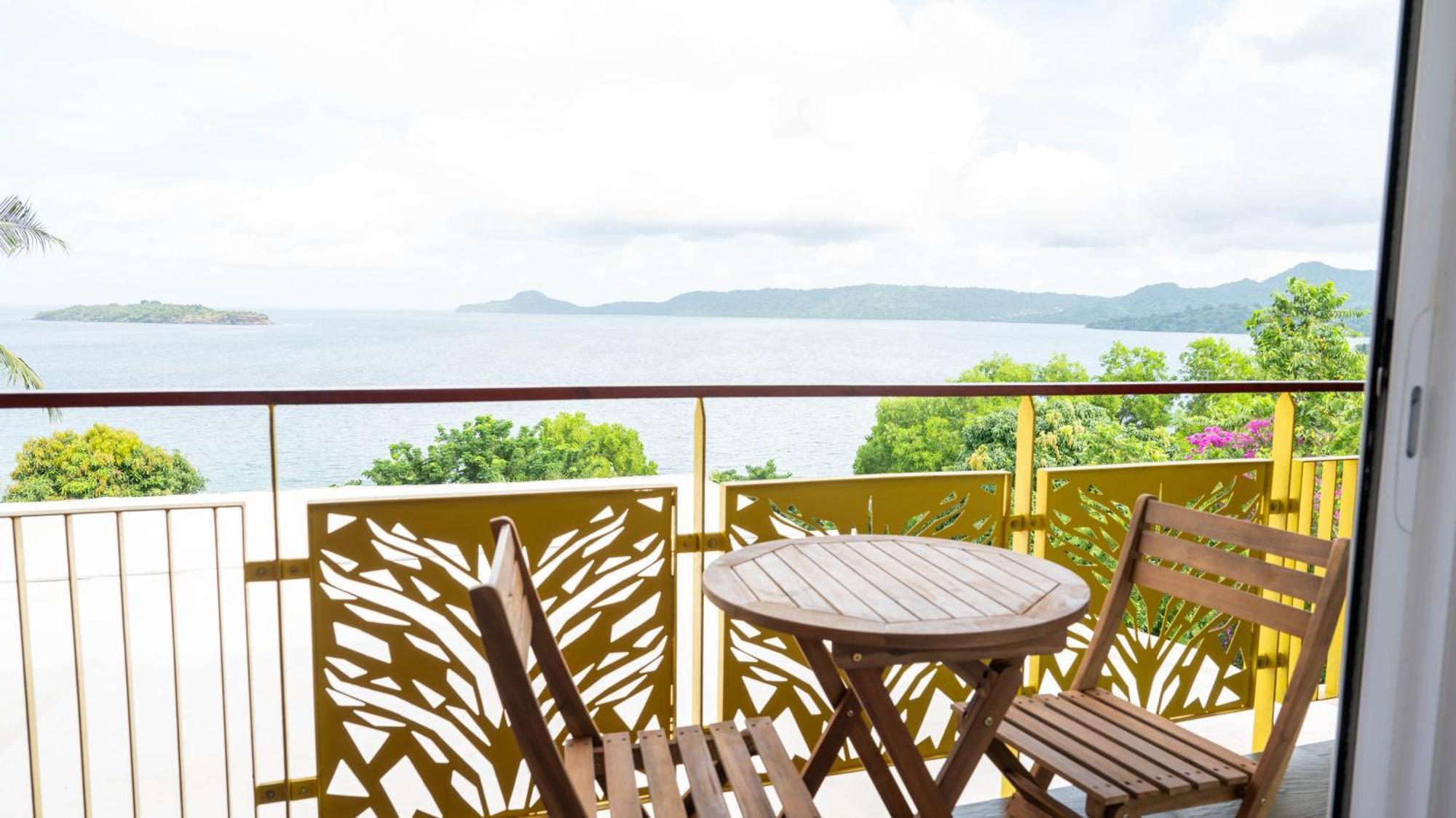 Jade Hotel And Spa Bandrele Ngoại thất bức ảnh
