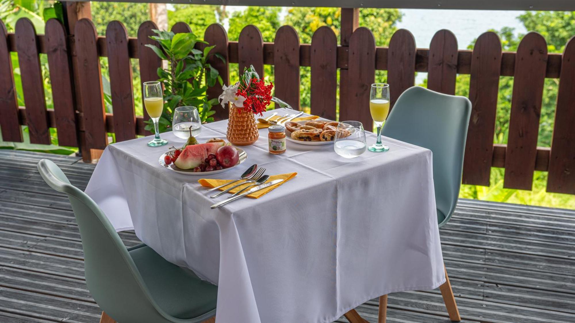 Jade Hotel And Spa Bandrele Ngoại thất bức ảnh