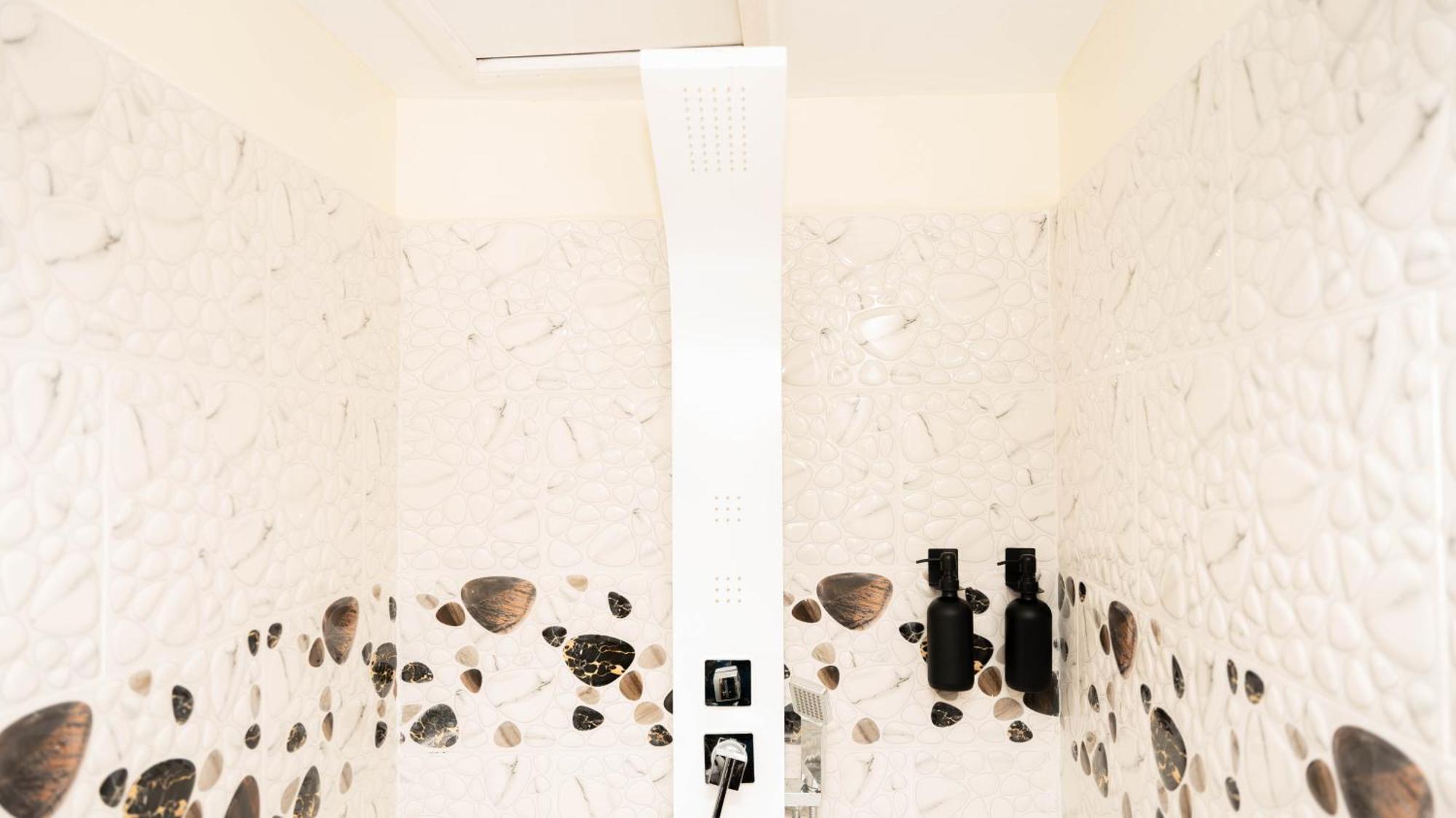 Jade Hotel And Spa Bandrele Ngoại thất bức ảnh